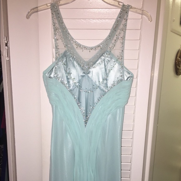 Mint Green Gown - Picture 4 of 6